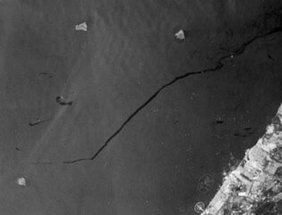 Monitoring of oil pollution in the waters of seas and oceans