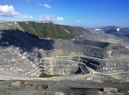 Platinum and gold deposit