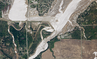 Плотина Эденвилл после прорыва, утро 20 мая 2020 года, снимок со спутника SkySat © 2020, Planet Labs Inc.