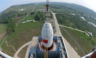 Установка спутников Ziyuan-3 и «глаз омара» на ракету Long March4B