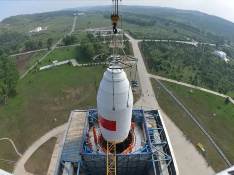 Установка спутников Ziyuan-3 и «глаз омара» на ракету Long March4B