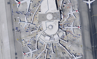 Снимок с разрешением 15 см на Аэропорт Лос-Анджелеса. Hexagon